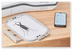 Vyšívací stroj Brother Innov-is XE2 Stellaire